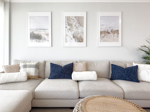Popular Airbnb listing: Waveline | Steps to Beach Pool + Sauna in Scarborough