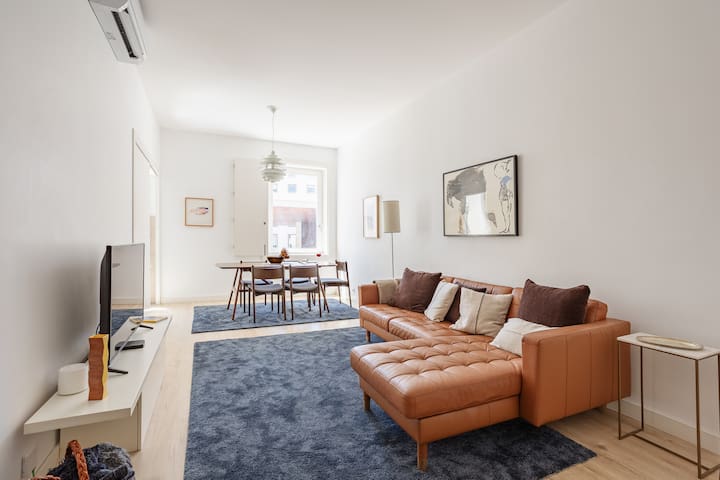 Chiado | Comfy & Prime Location with Parking Space