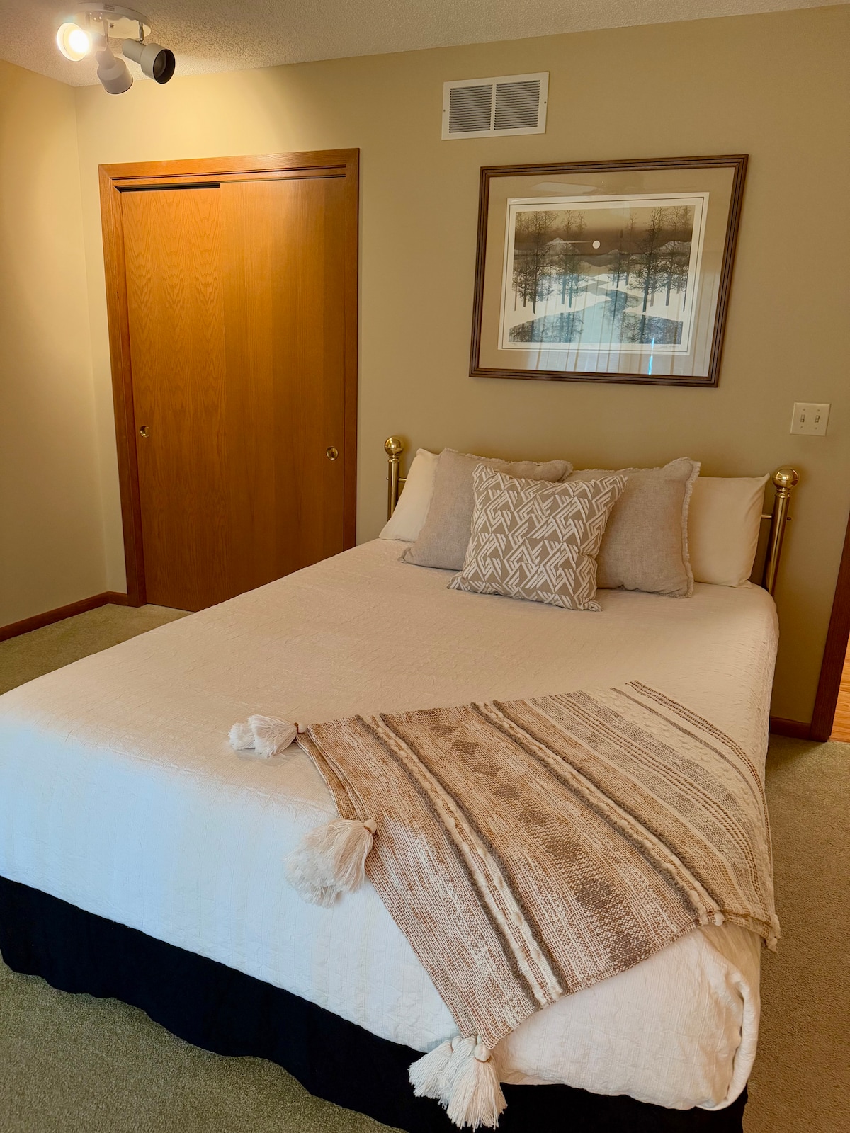 Hoofdverdieping - queensize bed