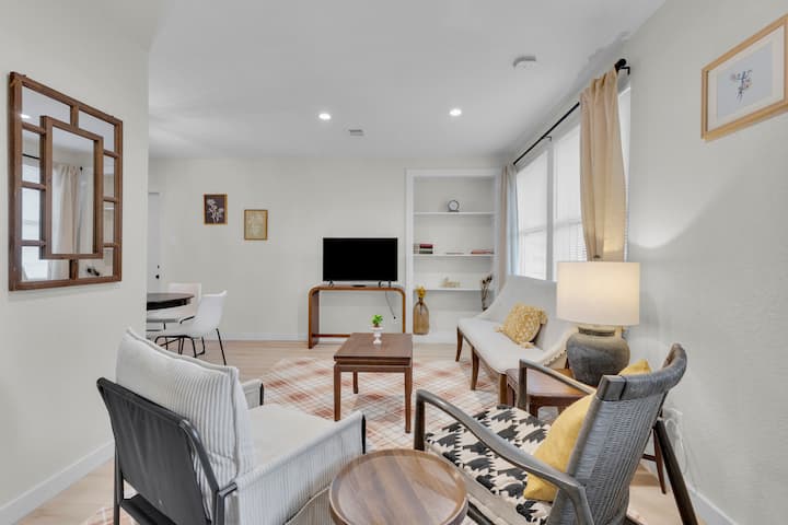 *New* The Canary Chalet - Denton, TX