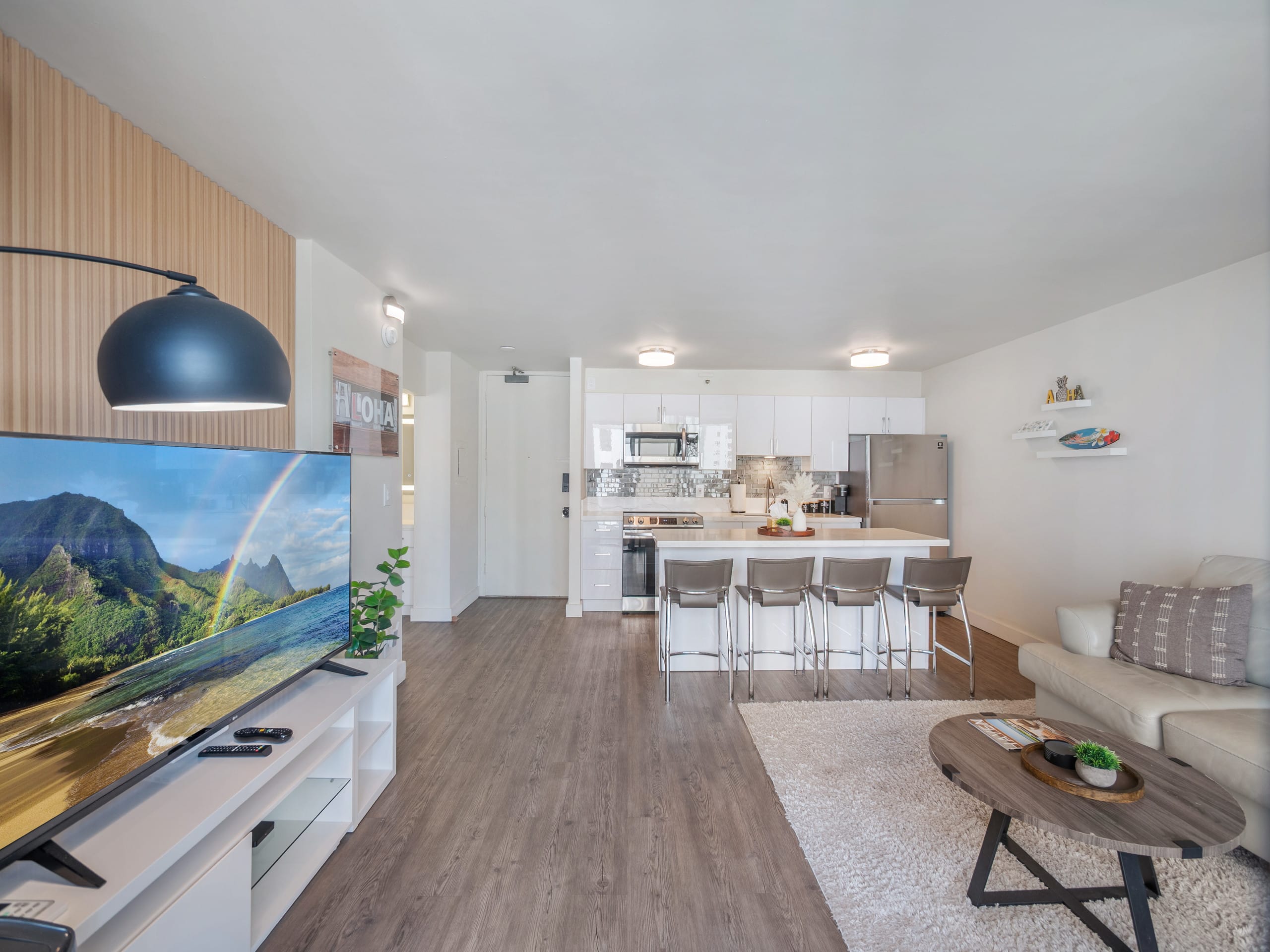 Clean Renovated 1bdrm Waikiki Banyan w/parking - Image 5