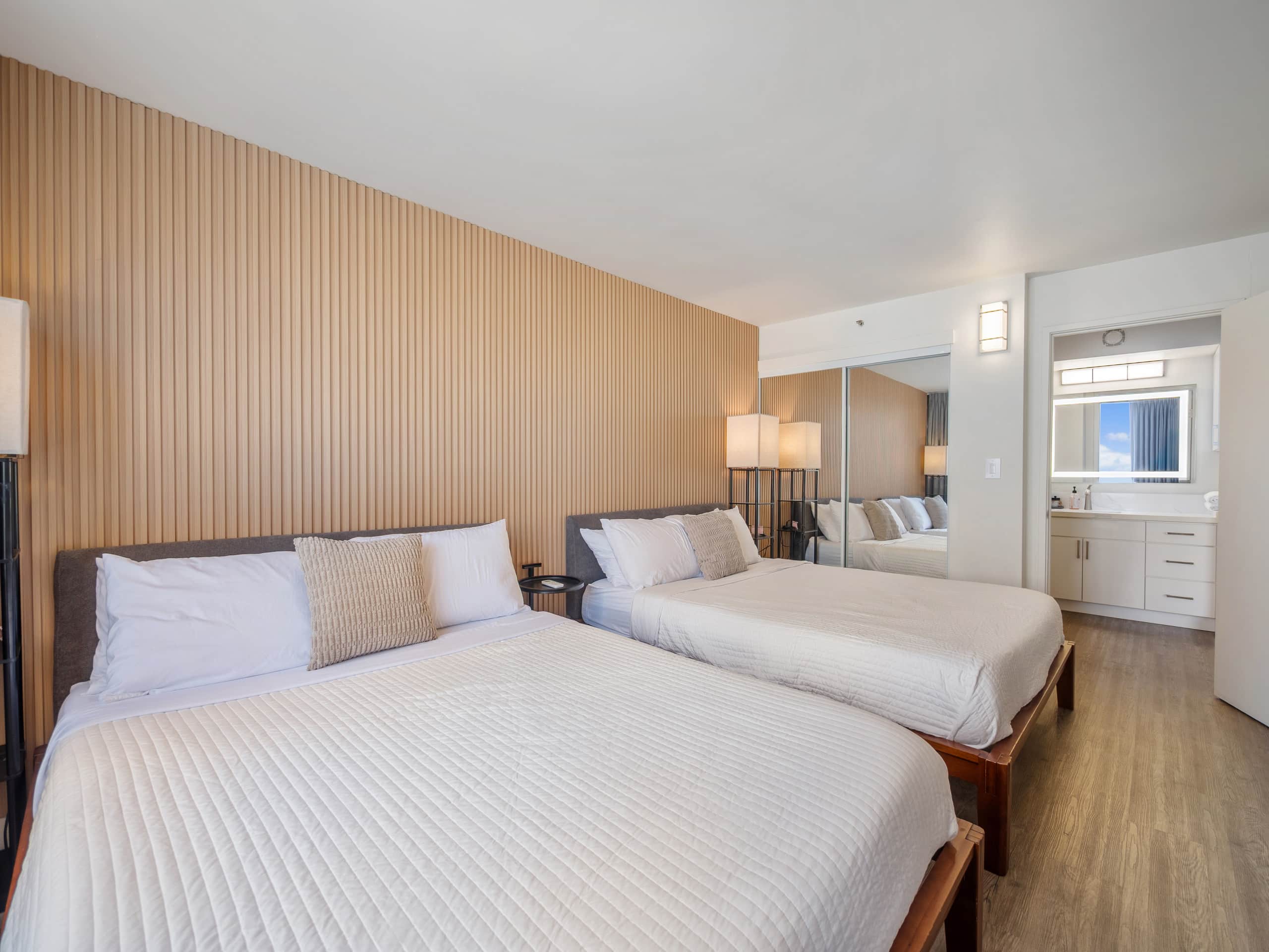Clean Renovated 1bdrm Waikiki Banyan w/parking - Image 26