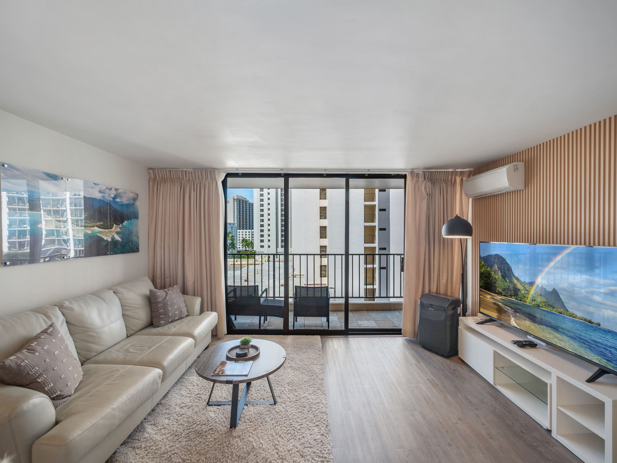 Clean Renovated 1bdrm Waikiki Banyan w/parking - Image 10