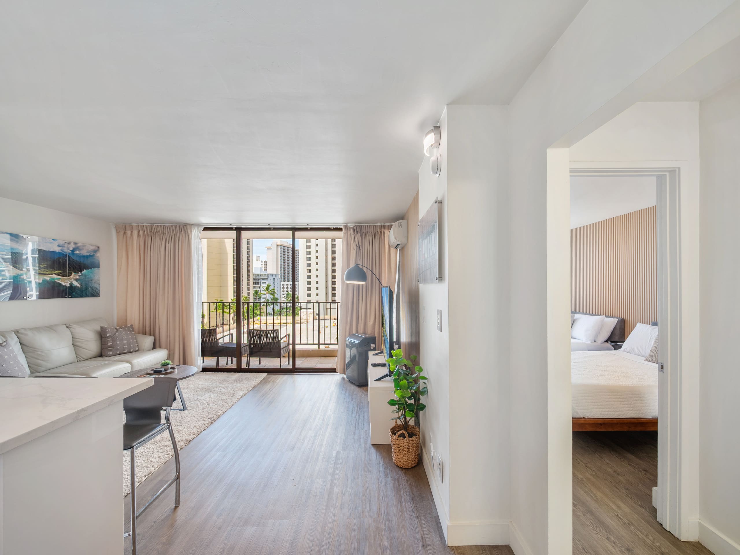 Clean Renovated 1bdrm Waikiki Banyan w/parking - Image 12