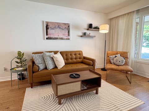 Top performing Airbnb: Unionville Hideaway• Patio• Near Main St • Parking in Berczy Village