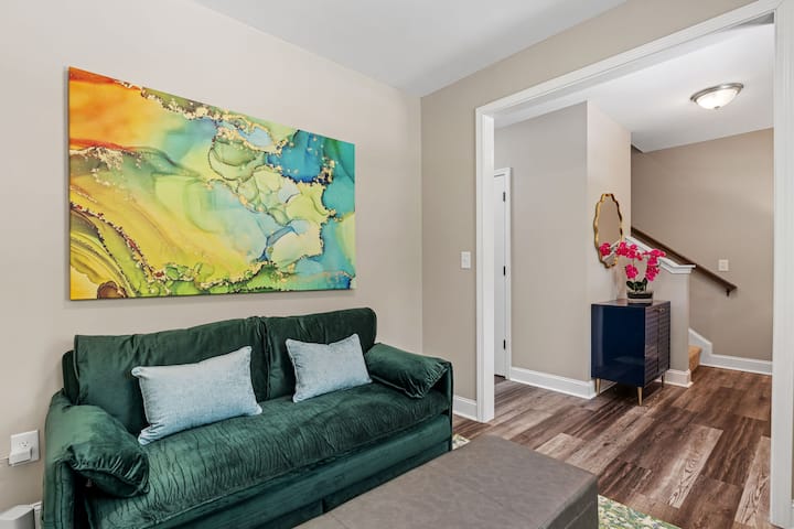 Десен објект - втора дневна соба со кауч на спуштање