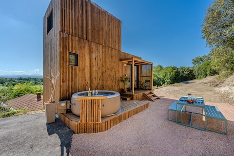 Wooden chalet with Jacuzzi