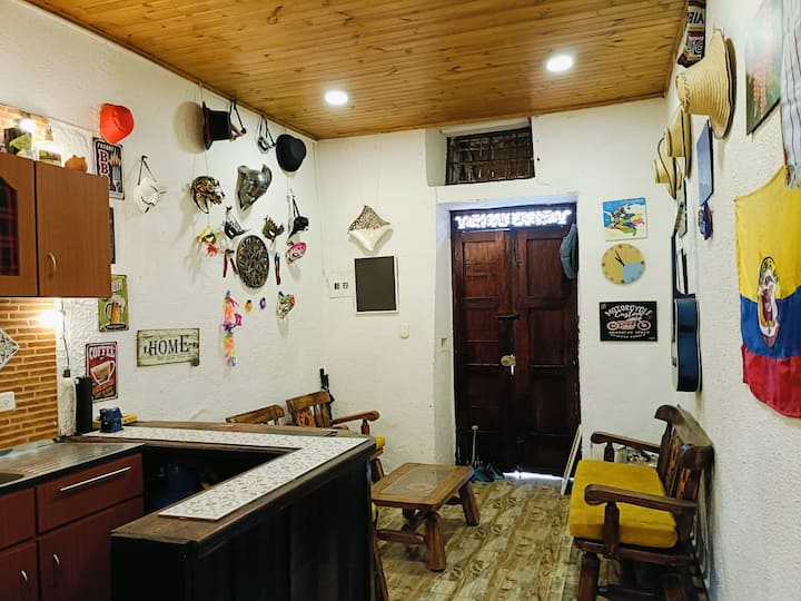 Beautiful And Cozy House In Downtown - Candelaria - Bogota