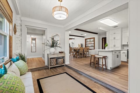 Top performing Airbnb: Poolside Beach Cottage Retreat in Jacksonville Beach