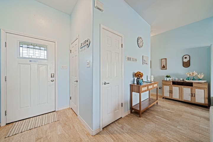 Ocean Village Retreat | Walk To Beach+private Dock - Corpus Christi, TX