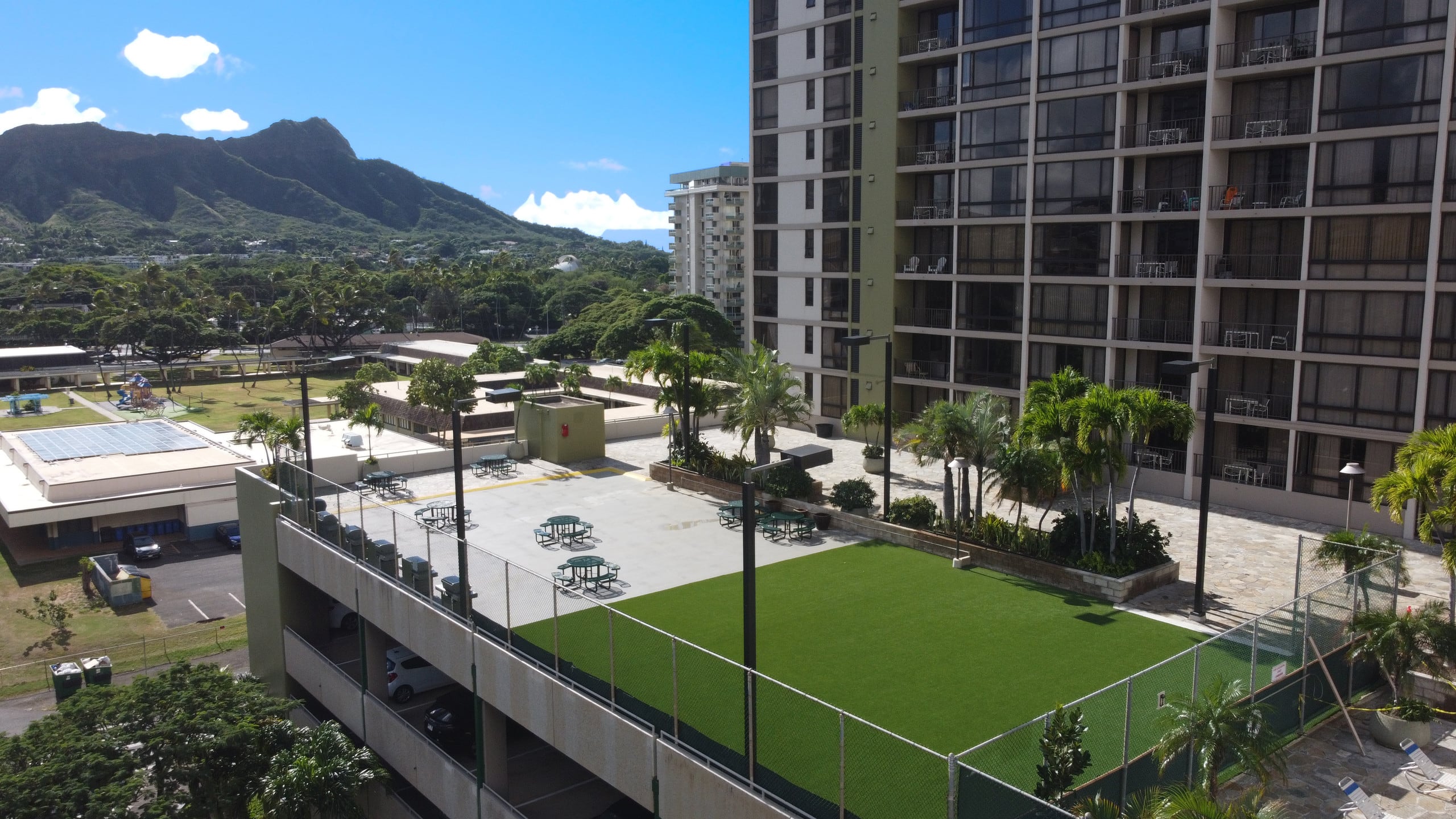 Tropical condo w/ lanai & beach access - Image 59