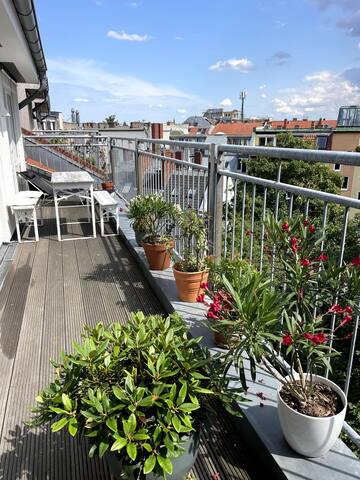 Penthouse with stunning view gallery image 3