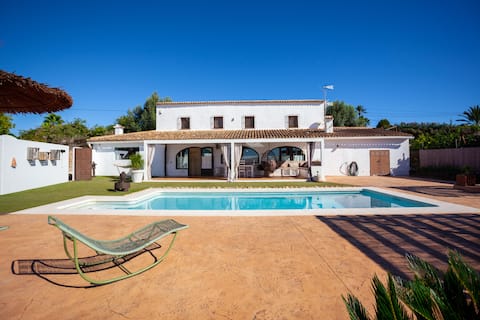 Top Airbnb: Villa Atrapasomnis | Beach| Private Pool | BBQ in Benissa