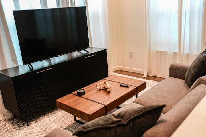 All You Need | Med Center Studio | Gated Parking! - Houston