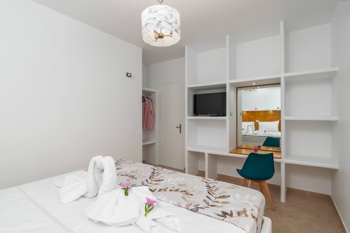 Villa Azzure Horizon in Pollonia gallery image 5