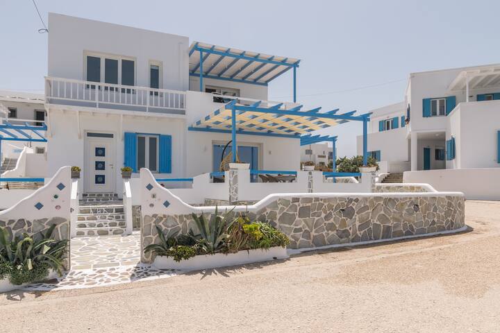 Villa Azzure Horizon in Pollonia gallery image 4