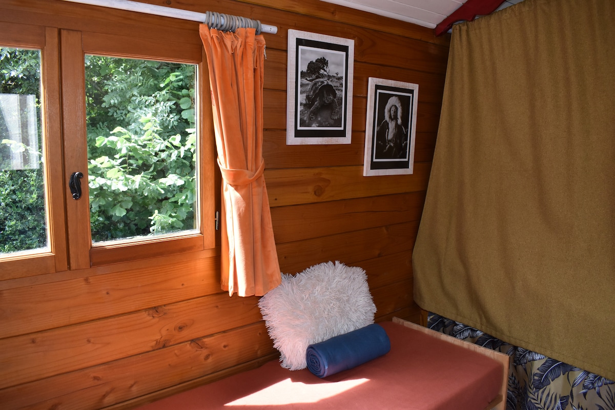 Successful Airbnb property: The Pivert Camper in Hainaut