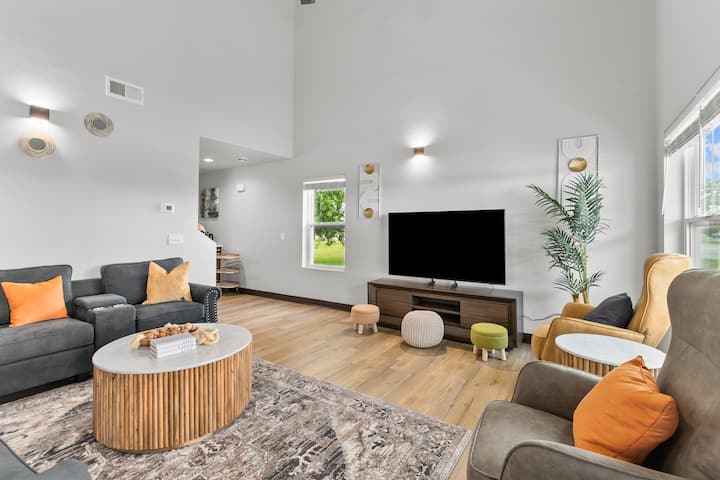 Winnebago Lake View Retreat - Oshkosh, WI