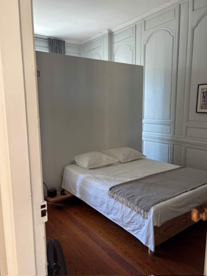 საძინებელი 1