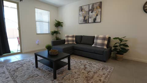 Top performing Airbnb: Brand New 3-Bedroom Home Modern in Casa Grande