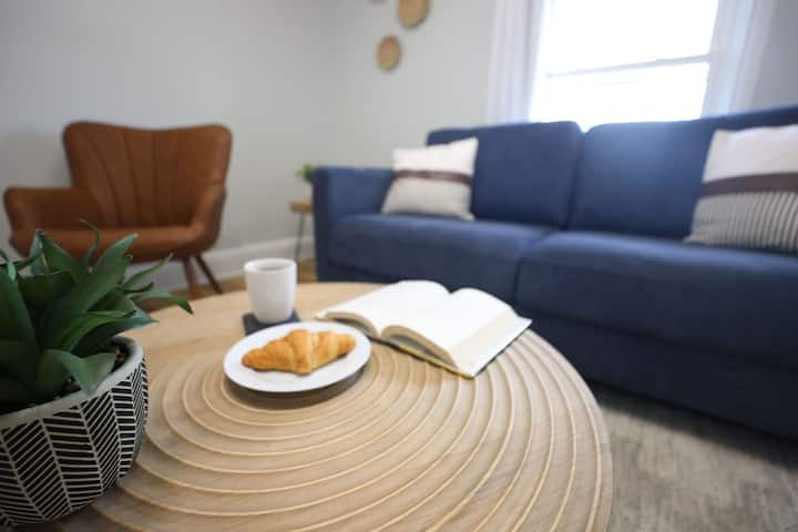 Jennifer's Elegant & Cozy Broadway Walkable Stay - Rhode Island