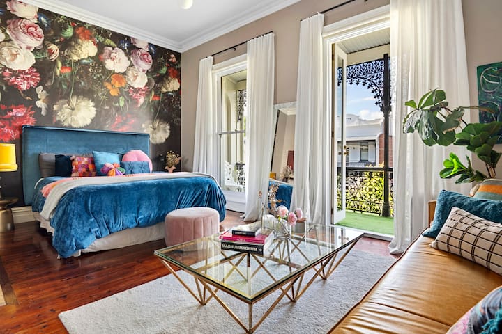 Large, Luxe, photographers dream family home