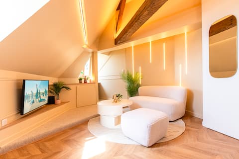 Annonce Airbnb populaire: The Bubble Gum-Hypercentre Parking Cinema KingSize à Chartres