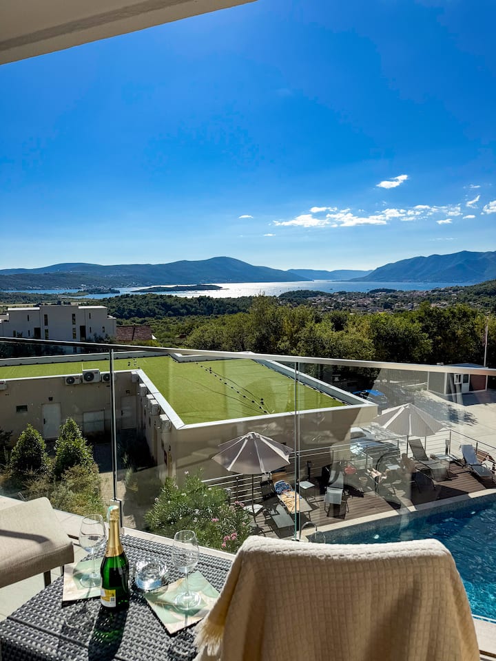 Sea View Apartment With Pool Near Airport - Kotor