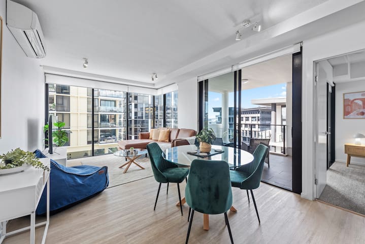 South Bank Sensational! ~ 2Bed/2Bath/1Car/Pool!