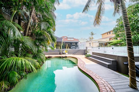 Coastal Zen Oasis with Saltwater Pool & Hot Tub