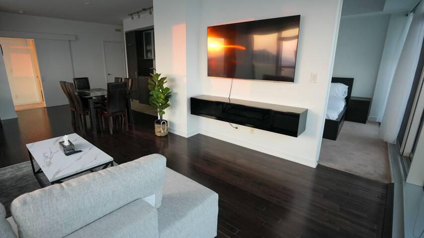 Luxury Hi Rise 5Beds CN Tower gallery image 4