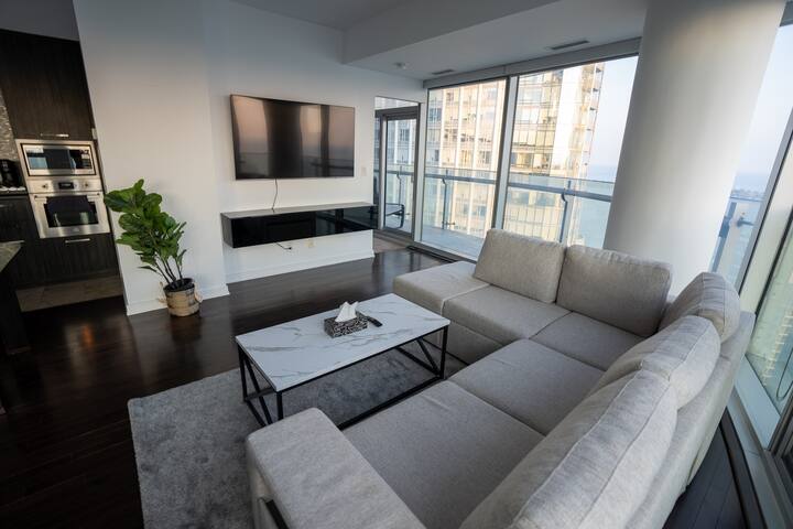 Luxury Hi Rise 5Beds CN Tower gallery image 3