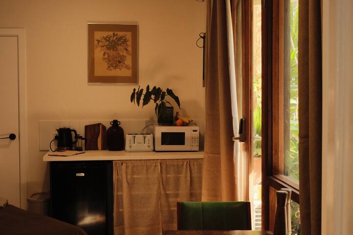 Banksia | A Calm Coastal Suite - Normanville