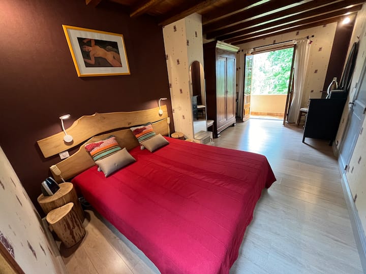 Upstairs bedroom with balcony , 160 bed