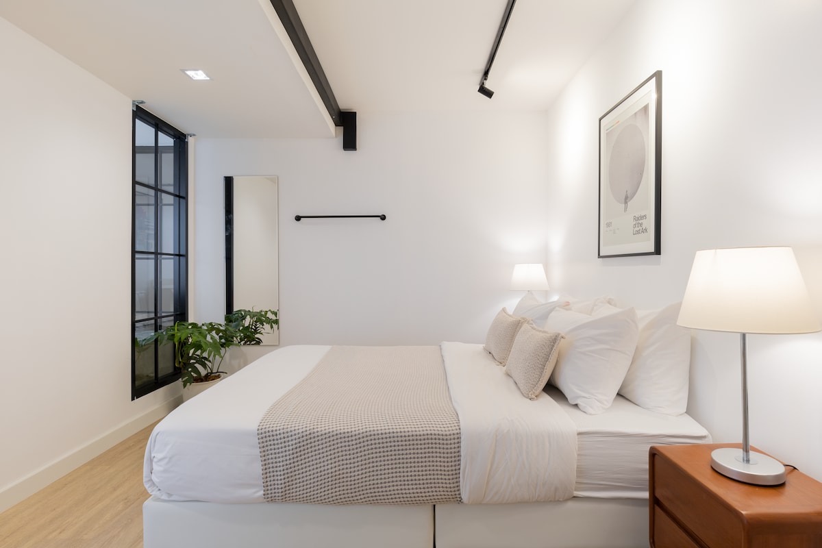 Chambre n° 1 pour 2 personnes (un lit queen size)