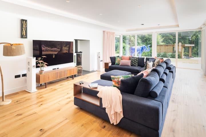 Luxury Modern Home Devon Sleeps 8 - Chard