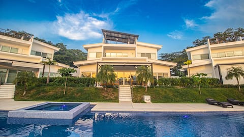 Villa Blue Wave • Steps to Surf • Family Luxury