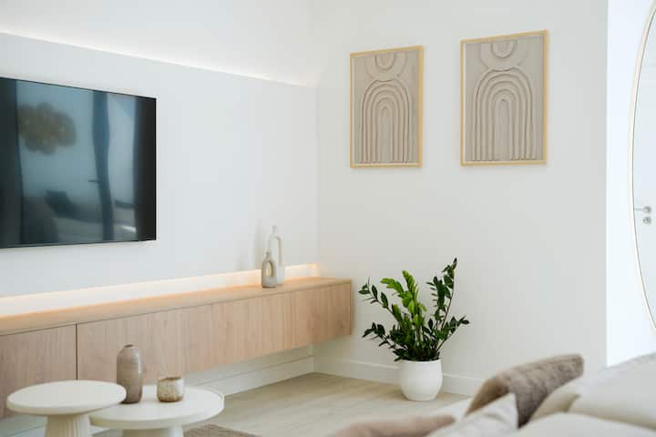 Townhouse With Heated Pool In Downtown Faro - Faro