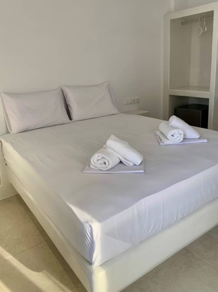Aiθeria Suites Ios - Room Avra - Ios