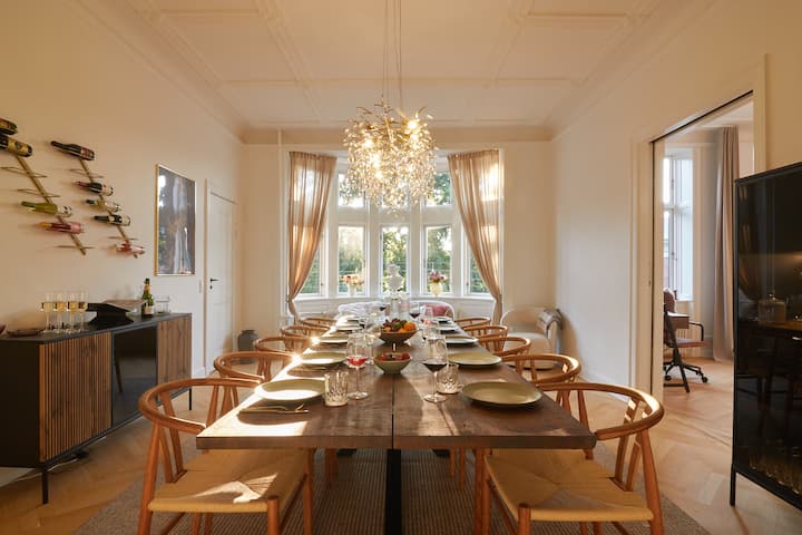 Huge Royal Luxury Apt w/ Private Balcony - Apartments for Rent in ...