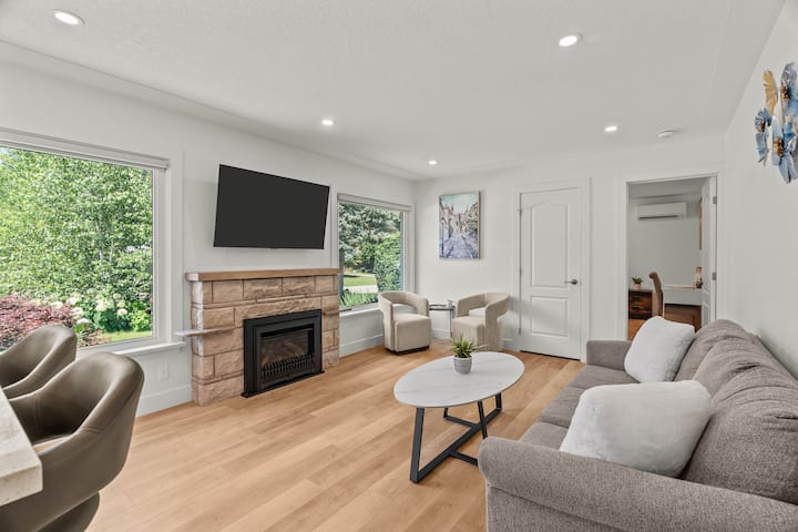 Comfort Meets Class: 2-bedroom Suite In Byron - London