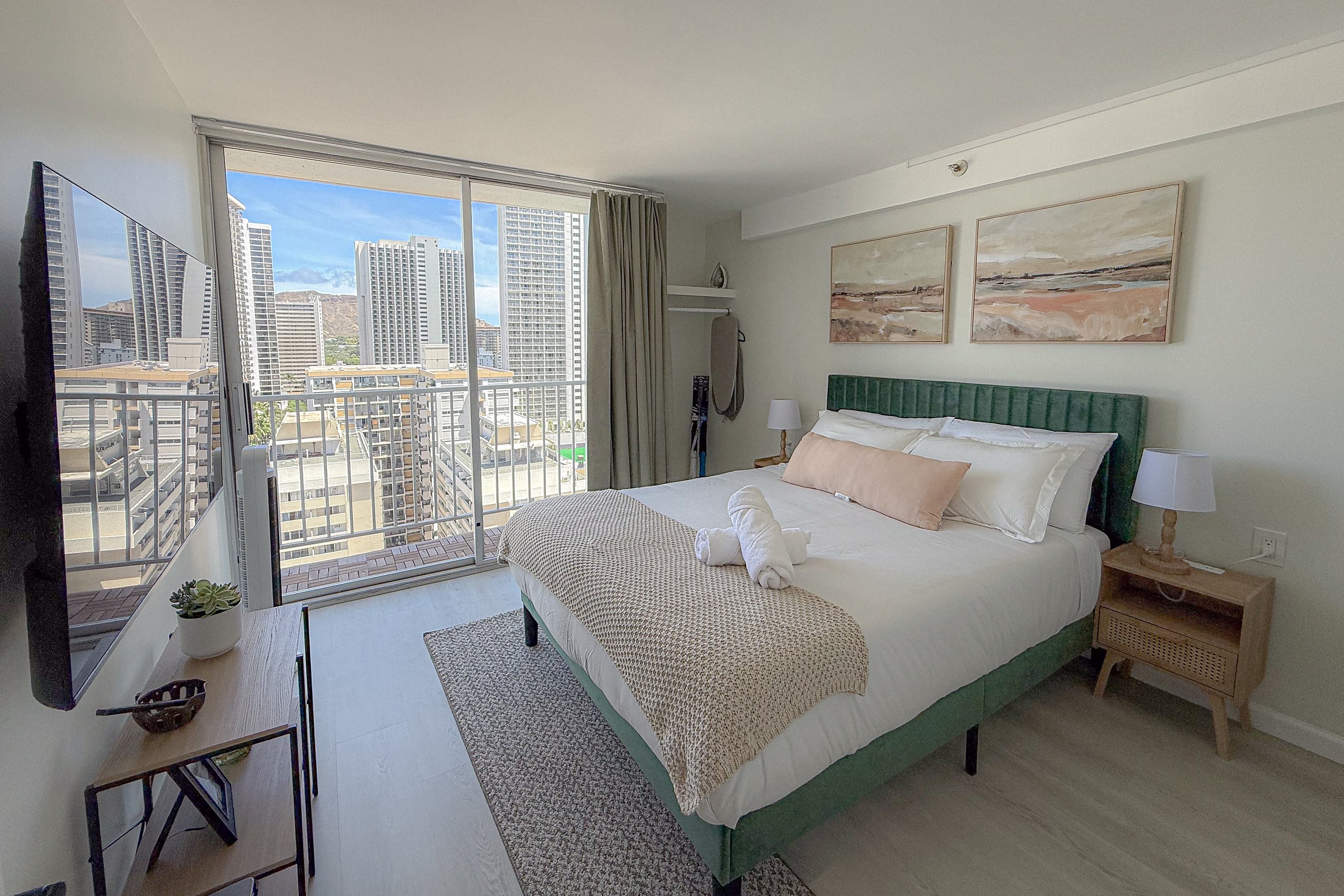 Waikiki Beach & Diamond Head View | 18F Luxe 1B - Image 24