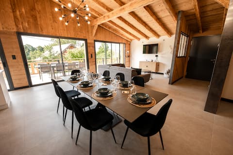 Authentic chalet - In the heart of the Four Lakes