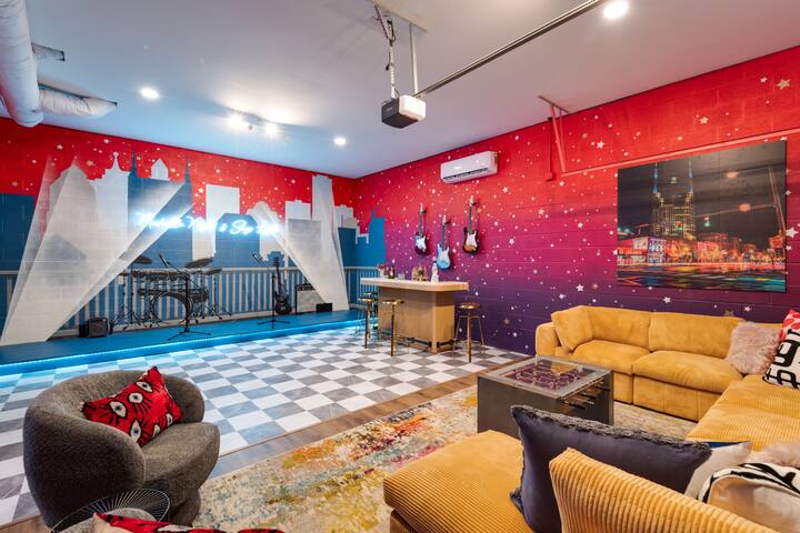 “The Art Haus” | Karaoke • Pool • Pickleball gallery image 5