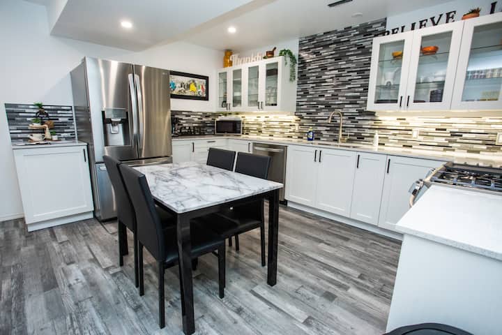 Mabel's House W/chef's Kitchen, Gym & Office - Prince George
