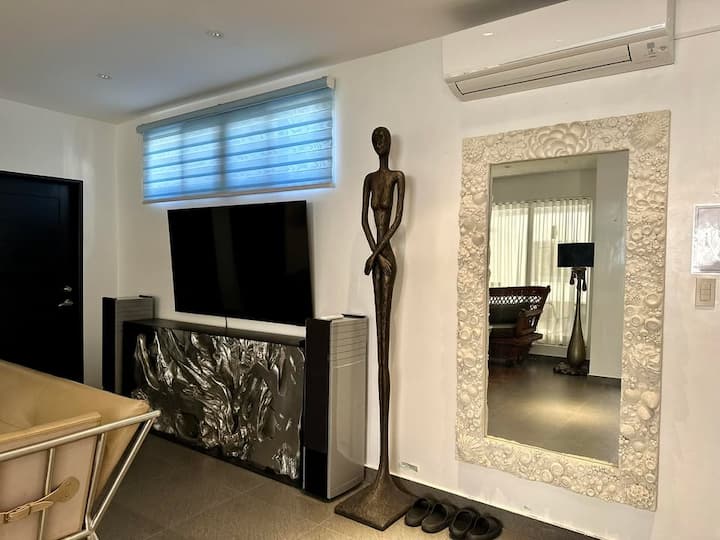 Steps To Coast Executive 2br Suite W/ Jacuzzi - San Narciso