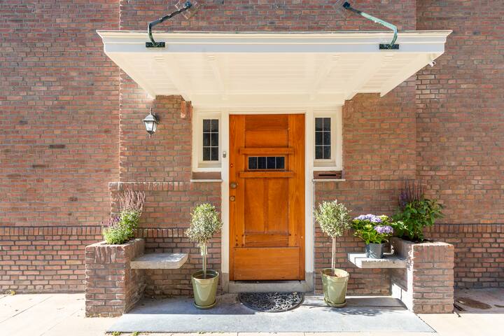 Luxe huis met tuin bij het strand, eigen parking! gallery image 5