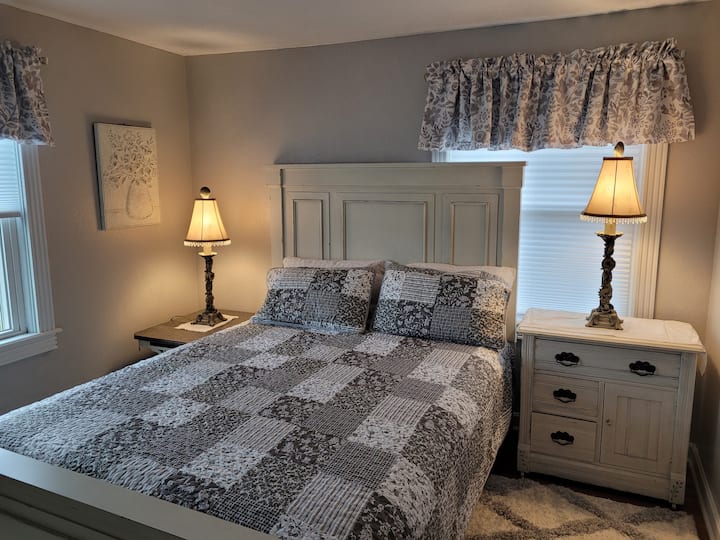 חדר שינה זוגי בקומה הראשונה 