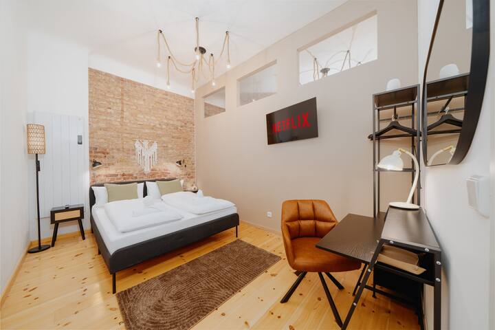 Central Location | Quiet Terrace | Historic Charm gallery image 4