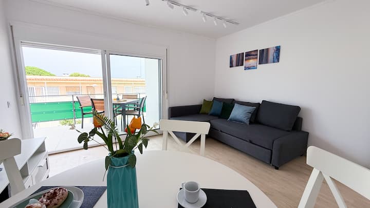 109 - Beachside Renovated 1br Apt 5 Min From Beach - Cambrils